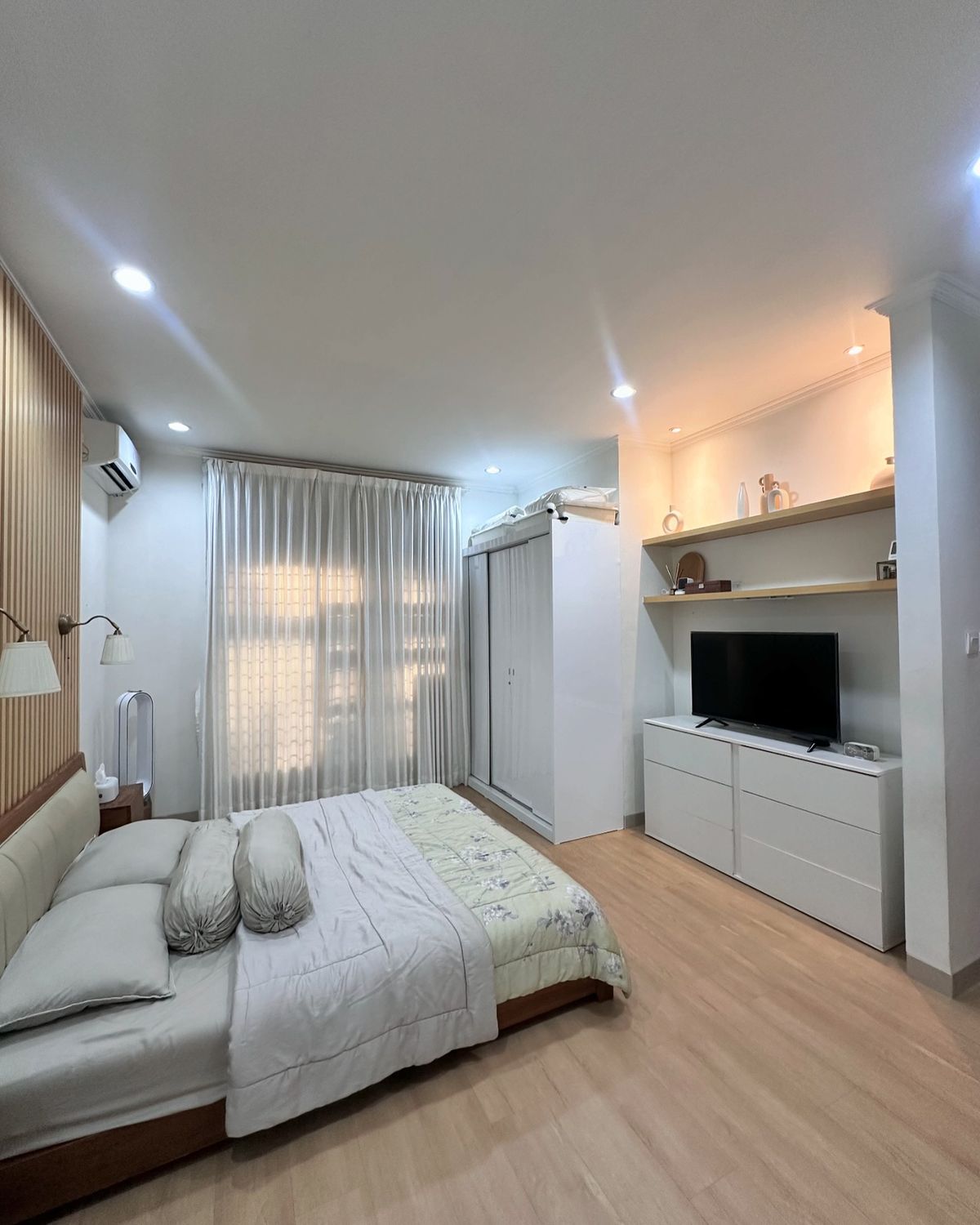 Bedroom: Mattress Sanitization: Preventing Dust Mites in Warm, Humid Climates